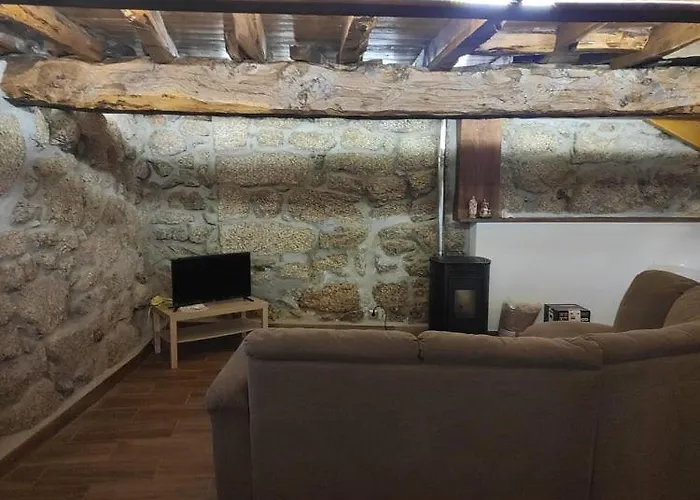 Casa Dos Conchos Casa Com 4 Quartos * Sabugueiro (Guarda)